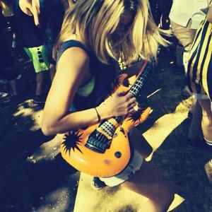 Meet your Posher, Claire